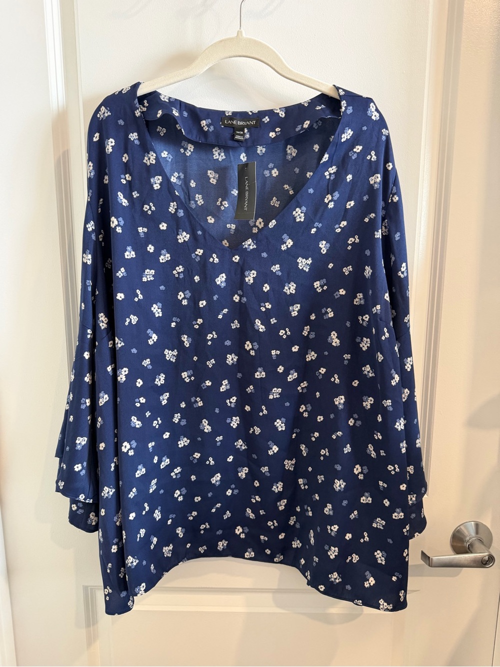 Lane Bryant Navy Blue Floral V-Neck Tunic Blouse Size 26/28